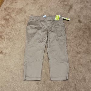 Lee Khaki Capri Pant
